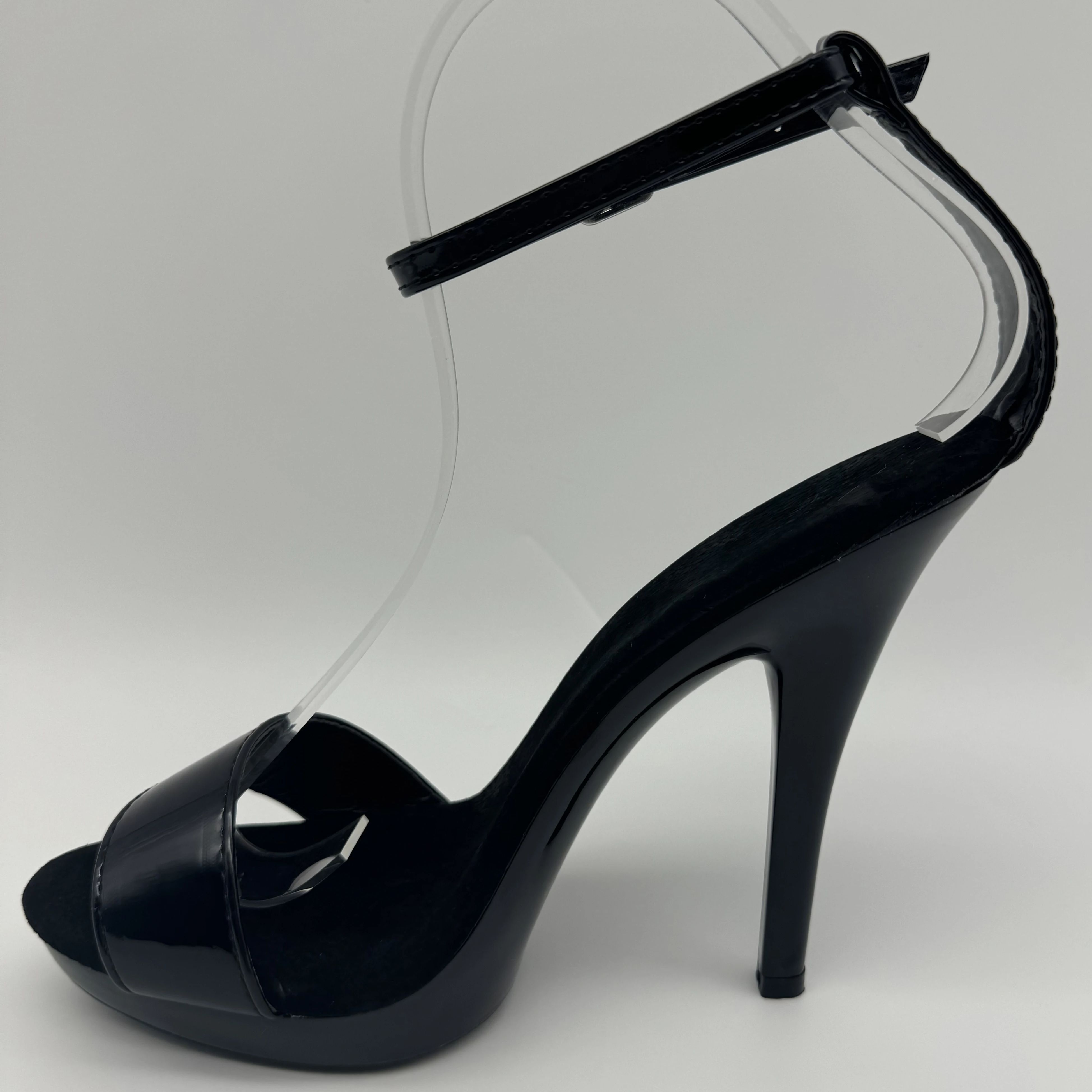 Wide Fit Heels - Zwarte lakstiletto's 13 cm - Peep-toe