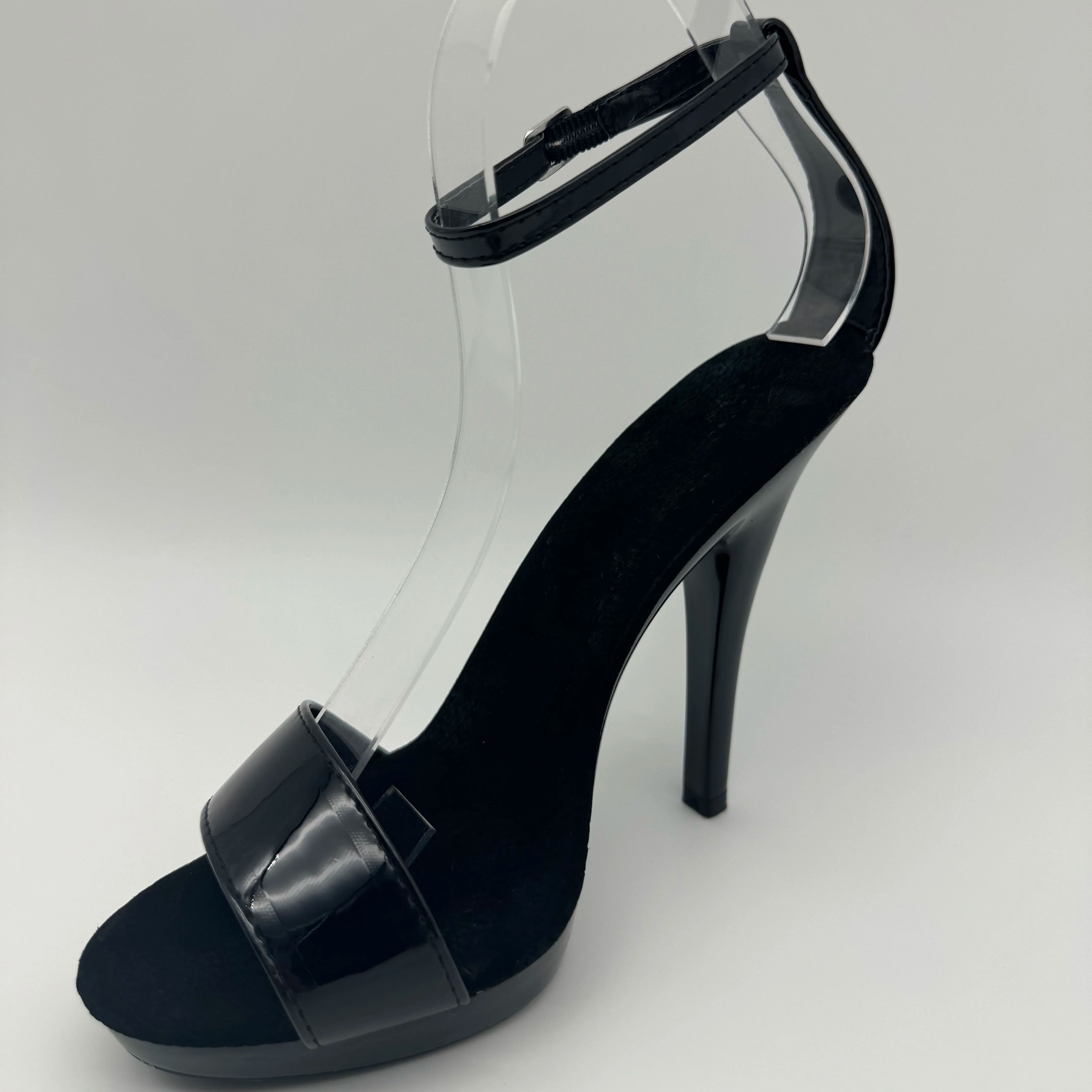 Zwarte lakstiletto's 13 cm - P - Wide Fit Heels recensie en prijs