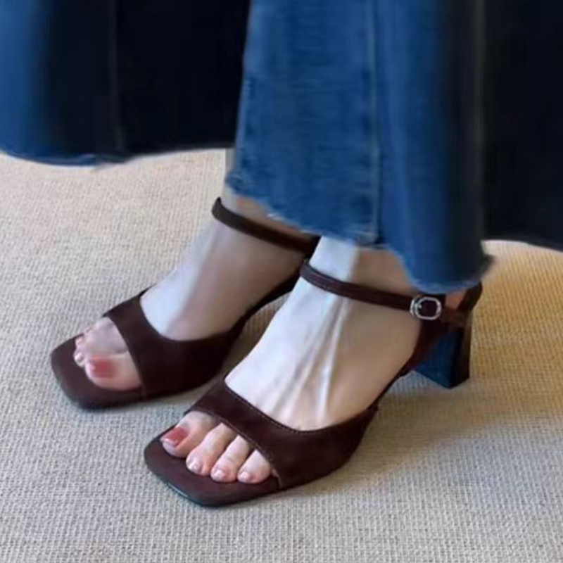 Hoge hakken Damessandalen Dikk - Wide Fit Heels recensie en prijs